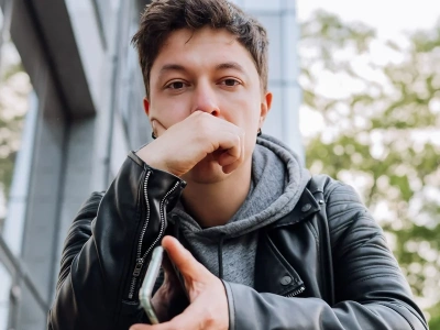 Snus na debacie prezydenckiej. Co zażył jeden z kandydatów?