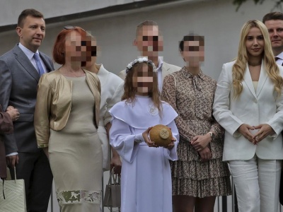 Marianna Schreiber i jej patchworkowa rodzina. Komunia córki była wyjątkowa