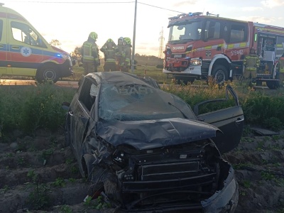 Wypadek na trasie Opalenica – Grodzisk. W sportowym Fiacie… 16 i 17-latek