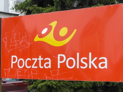 Poczta Polska chce bronić gotówki. Banknoty będą witane z uśmiechem