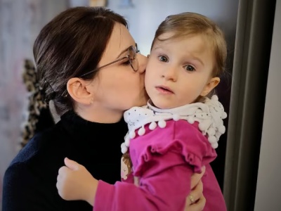 Wiktoria walczy ze straszną chorobą. Każdy może pomóc dziewczynce