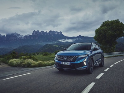 Nowy Renault Austral Full Hybrid 2025 ma zoptymalizowaną skrzynię biegów