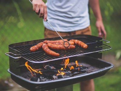 Wędzenie, ogniska i grille na celowniku straży miejskiej. 127 zgłoszeń, 5950 zł mandatów