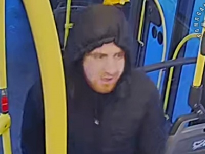 Ten mężczyzna miał skrzywdzić młodą osobę. Rozpoznajesz go?