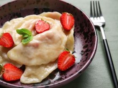 Moja mama robi najlepsze pierogi z truskawkami. Jedna dokładka to zawsze za mało