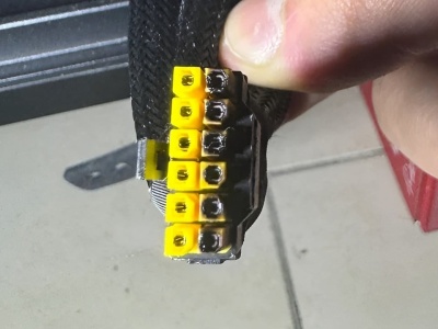 MSI miało rozwiązać problem topiących się złączy w RTX 5090. Kolejny przypadek pokazuje, że to nie takie proste