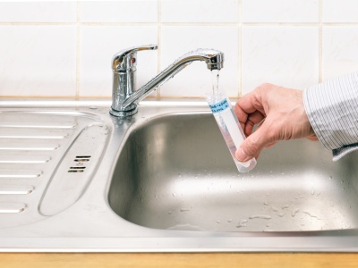 Mieszkańcy Chicago piją wodę z cząsteczkami plastiku