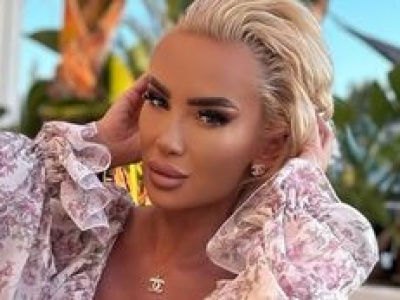 Co za podobieństwo! Izabela Macudzińska zapozowała z matką. Są jak siostry
