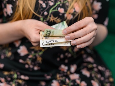 Na umowie zleceniu też przysługuje L4. Tyle dostaną pracownicy po spełnieniu warunków