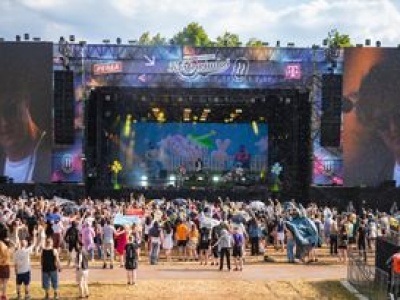 Kortowiada 2025 rozkręca się na dobre! Dwie sceny, trzy dni i kilkadziesiąt powodów, by uczestniczyć w tym festiwalu studenckim