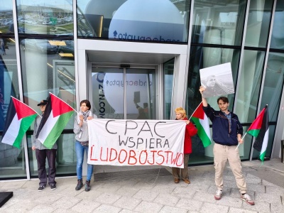 Protest przed konferencją konserwatystów CPAC w Polsce. 