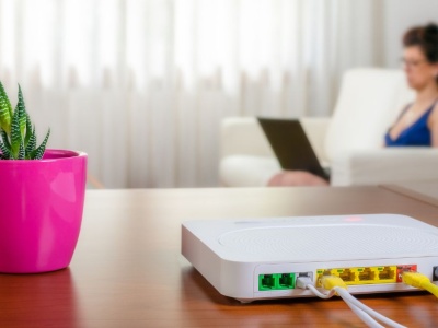Netia ulepsza zasięg światłowodu. Szybki internet w domu (prawie) dla każdego