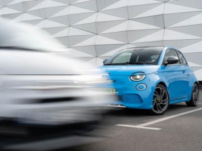 Nowy Abarth z silnikiem spalinowym? Nikt tego nie wyklucza. To brzmi bardzo dobrze!
