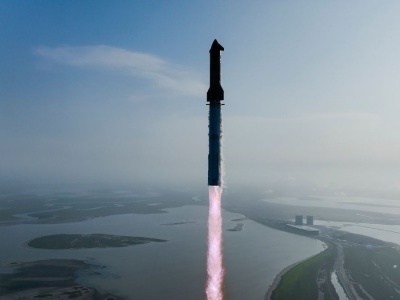 Starship znowu w kosmosie. Dziewiąty test SpaceX zakończył się obrotem i wodowaniem