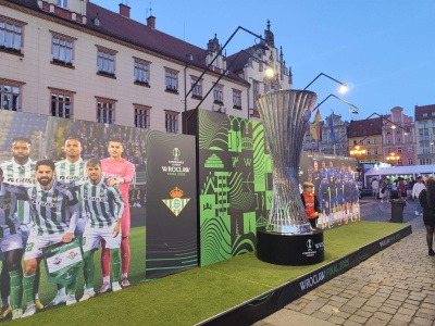 “Głupi kibice” i policja, która sobie poradziła. Wojna Betisu i Chelsea [KULISY]