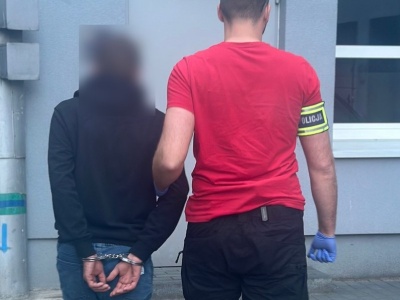 Włamał się do sklepu, ukrył się w toalecie i zasnął – został zatrzymany przez policjantów