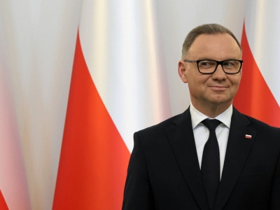 Duda liderem zaufania na ostatniej prostej prezydentury. Nawrocki wyrównał z premierem