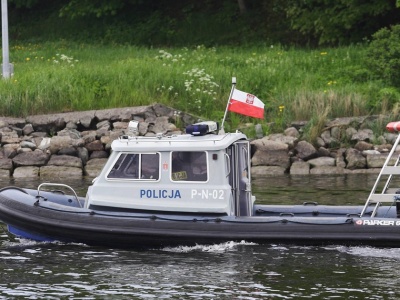 Makabryczne odkrycie w rzece Narew. W dłoni trzymał wędkę
