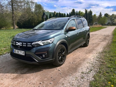 Test: Dacia Jogger Hybrid – Trzy plusy i plejada wad