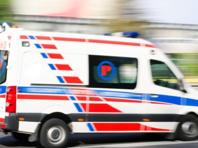 Tragedia w jednej z krakowskich komisji wyborczych. Nie żyje 75-latek, nagle zasłabł