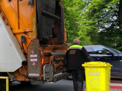 Zaskakujące znaleziska w śmieciach. Urzędnicy łapią się za głowy