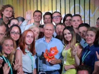 Językowy uścisk Putina. Jak Kreml pozbawia głosu narody Rosji