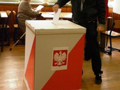 Incydenty wyborcze i ponowne przeliczanie głosów. Co mówi PKW?
