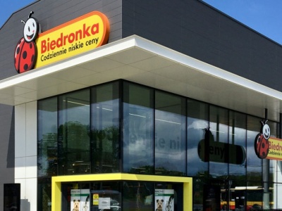 Polacy cierpią, bo Biedronka boi się postępu. Pcha klientów w ramiona Lidla