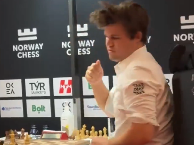Wściekłość mistrza. Tak Magnus Carlsen zareagował na sensacyjną porażkę [WIDEO]