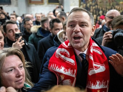 Bandyta zwyciężył w bandyckim kraju.