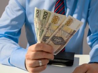 Ile trzeba zarabiać na 5 tys. zł emerytury? Mamy wyliczenia
