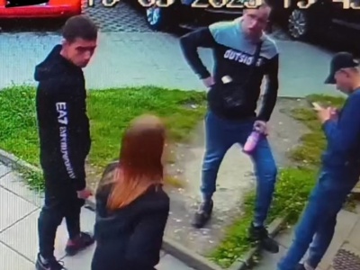 Brutalne pobicie w pasażu w Krakowie. Policja publikuje nagranie