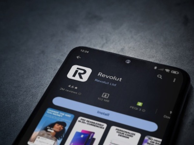 Fintechy coraz mocniej podgryzają tradycyjne banki. Revolut i Klarna rozszerzają ofertę