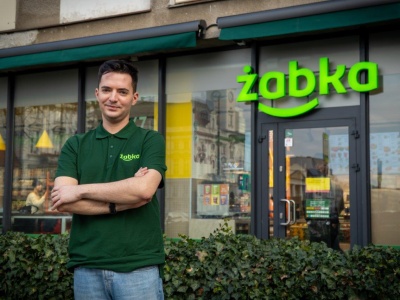 Żabka ma nowego konkurenta. Jest fioletowy