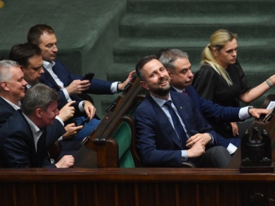 W koalicji rządowej dalsza dyskusja o wotum zaufania; PiS bez powodzenia ws. rządu technicznego