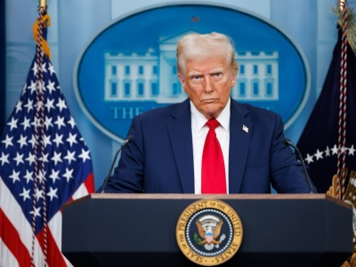 Donald Trump walczy z popularną uczelnią. Wprowadził zakaz dla cudzoziemców