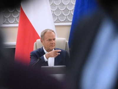 Tusk próbuje uspokoić sytuację w KO. 