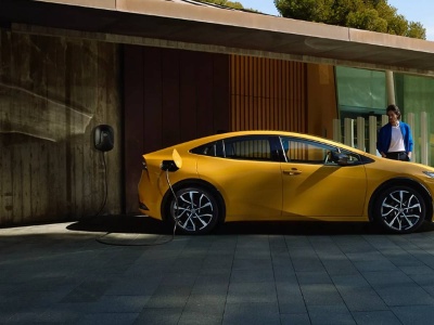 Toyota wybrała. Hybrydy plug-in zamiast elektryków