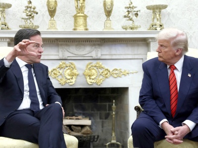 NATO ma dopieścić Trumpa. Będzie trudno i drogo. Chce więcej zer, będzie więcej zer