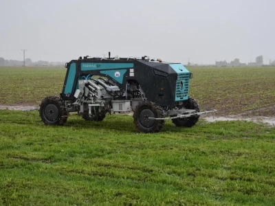 Ten robot sam wyrywa chwasty i podaje pestycydy. Rewolucyjne maszyny już w Polsce
