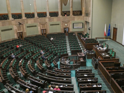 Lepiej, ale do optymizmu daleko. Samorząd terytorialny po roku rządów koalicji 15 października