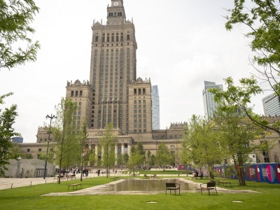Plac Centralny – zielona przestrzeń w sercu Warszawy