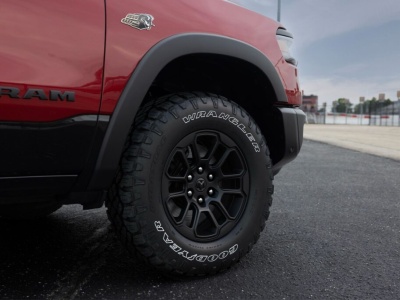 RAM i nowy silnik HEMI V8 5,7 395 KM i 556 Nm w ofercie koncernu Stellantis