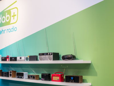 Radio DAB+ rozwija się w Europie, ale polscy nadawcy są nieugięci. „Technologia lat. 80”