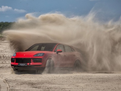 Porsche Cayenne w terenie – nawet piasek mu niestraszny