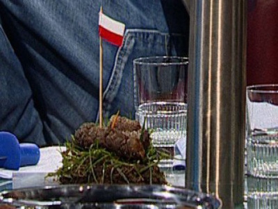 Znieważanie polskiej flagi coraz bardziej powszechne
