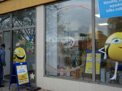 Ale fart! Trzy główne wygrane w Lotto padły jednego dnia na olsztyńskim Pieczewie