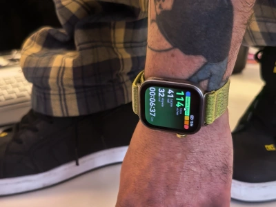 Biurowy parkour z HUAWEI WATCH FIT 4 Pro