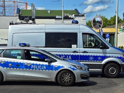 Wypadek przy targowisku: Motocyklista trafił do szpitala (ZDJĘCIA)