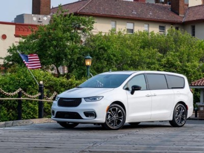Najsmutniejsza rocznica świata. Chrysler Pacifica 100th Anniversary to symbol upadku